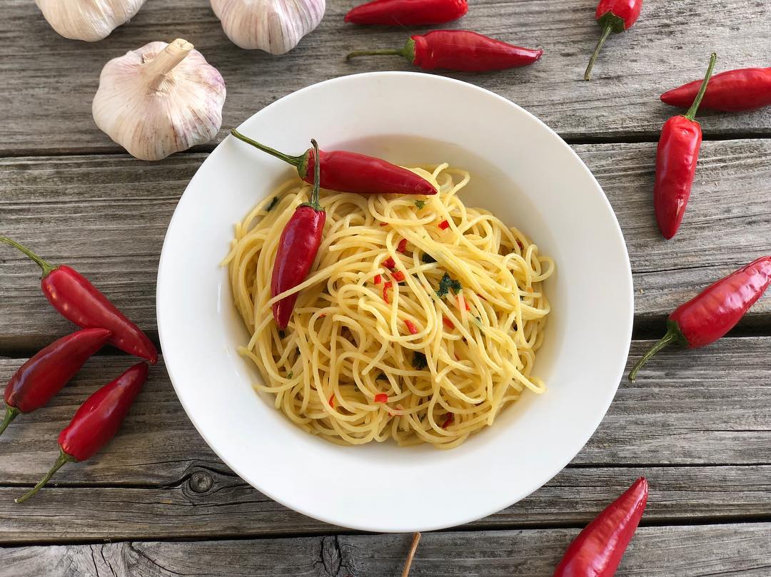 Spaghetti aglio e olio e peperoncino