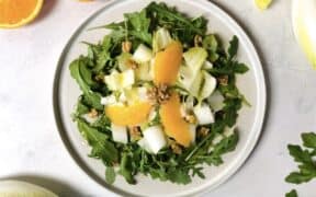 gesund und lecker: Chicorée Salat mit Rucola und süssem Orangen-Dressing