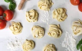 vegane Nudeln (Tagliatelle) selber machen / ohne Pasta-Maschine