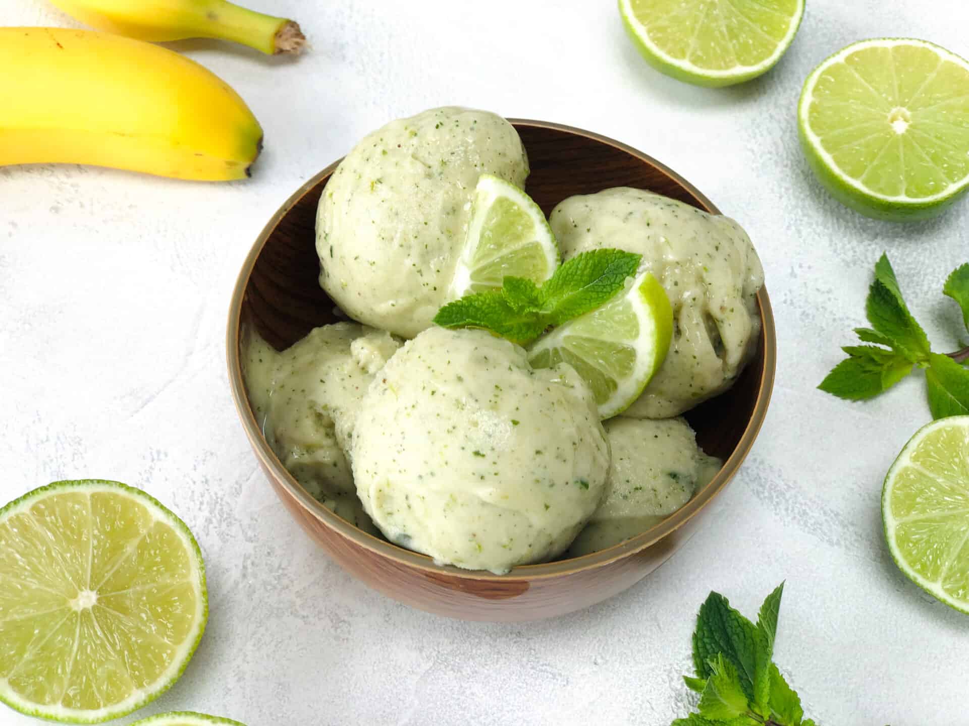 Virgin Mojito Nice Cream - gesunde Eiscreme selber machen (vegan und industriezuckerfrei)