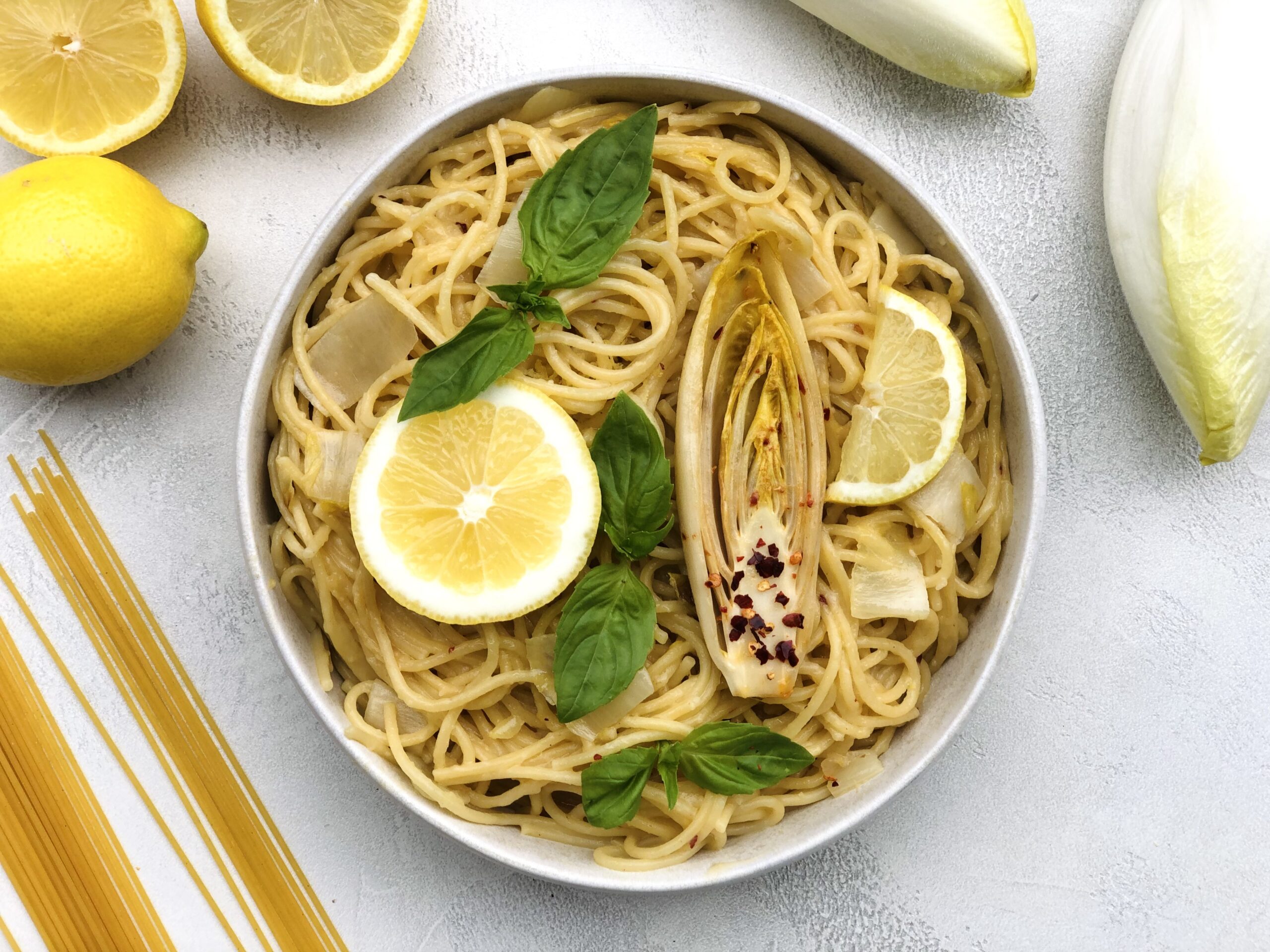 Pasta al Limone e Cicoria / Pasta mit Zitrone und Chicorée (vegan)