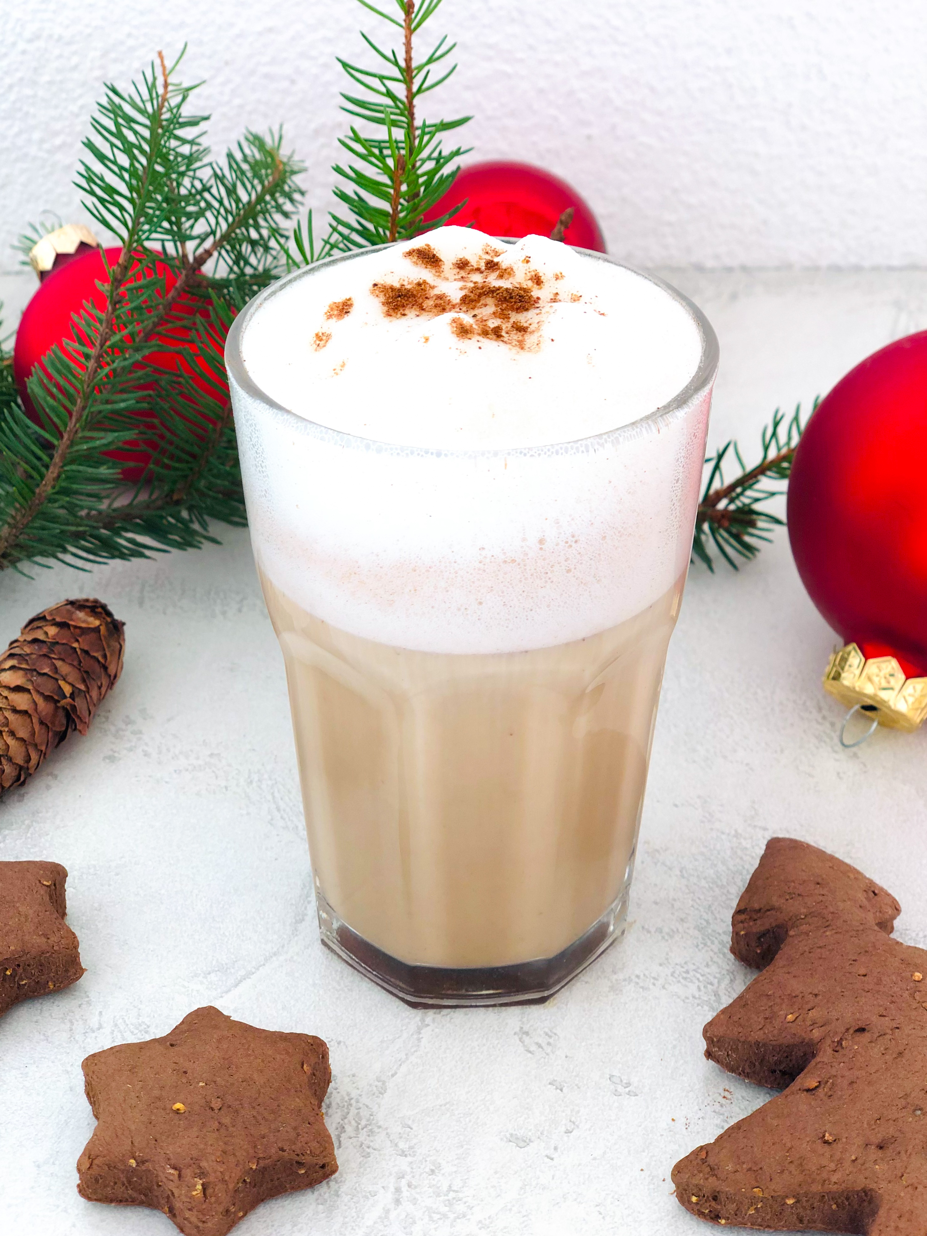 winterlicher Lebkuchen Chai Latte, vegan